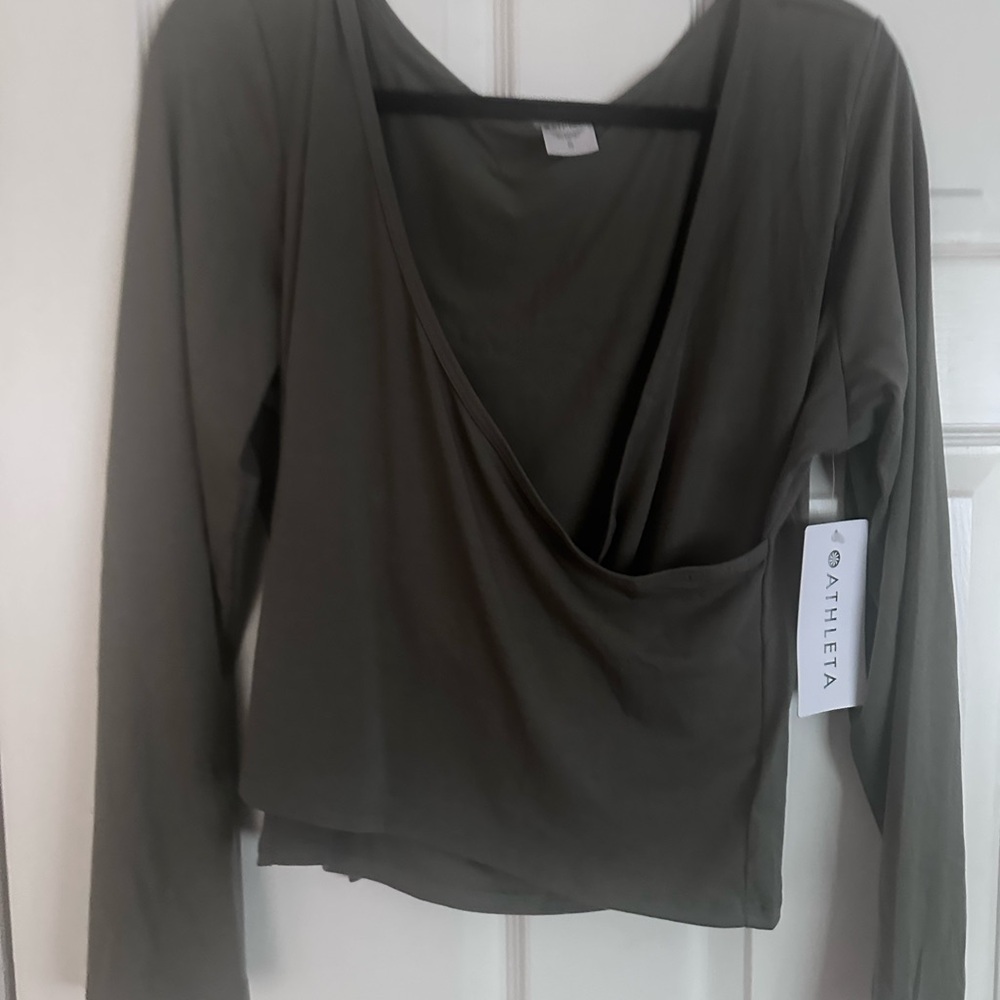 Athleta Fast Track Long Sleeve Green Shirt NWT Size XL